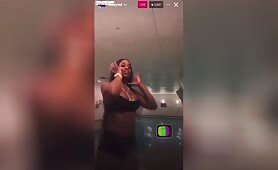 Super Star Rapper “Sexyy Red” Flashes Her Boobs On Instagram Live (+18 Video)